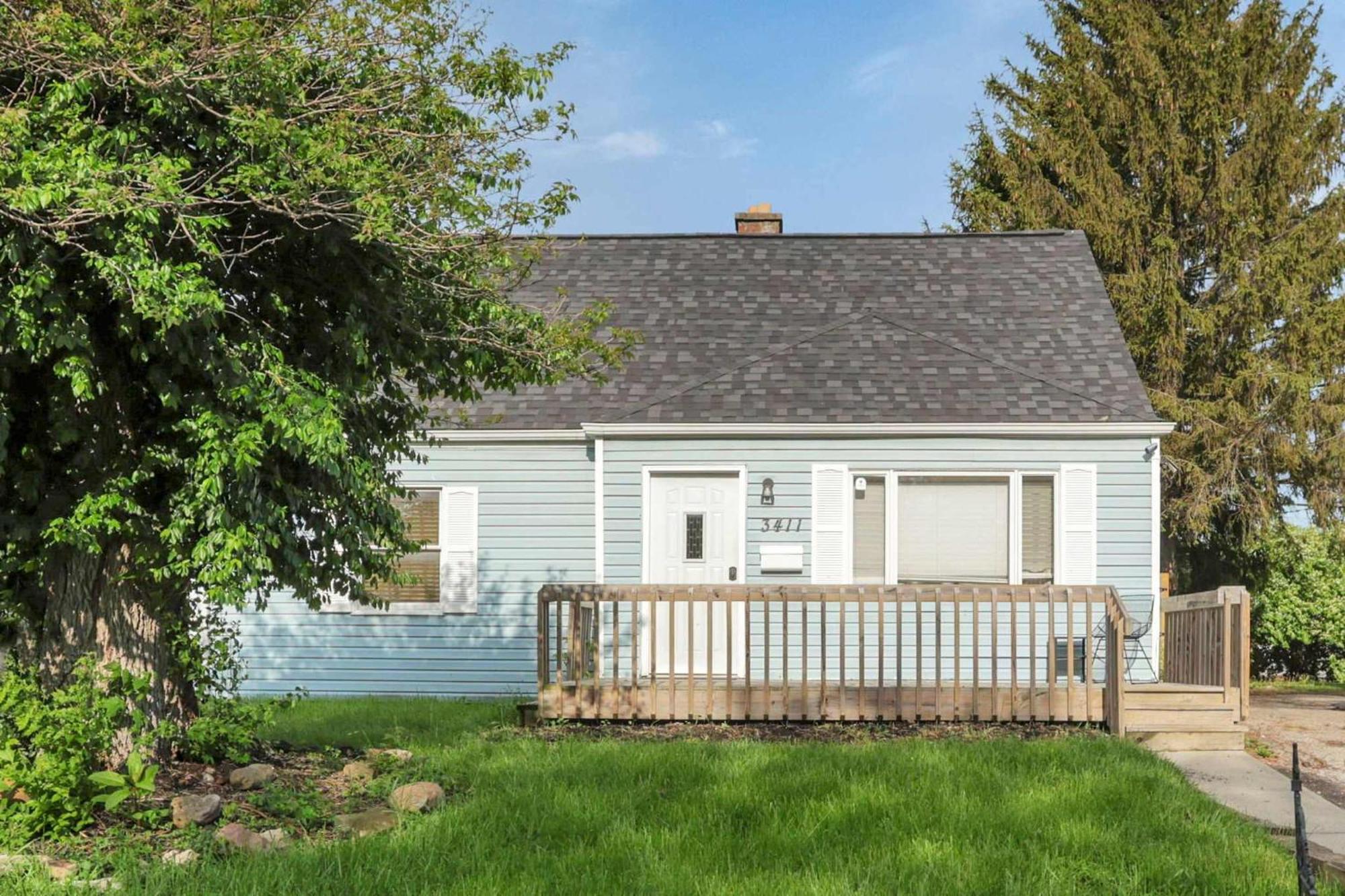Housepitality - The Sunset House