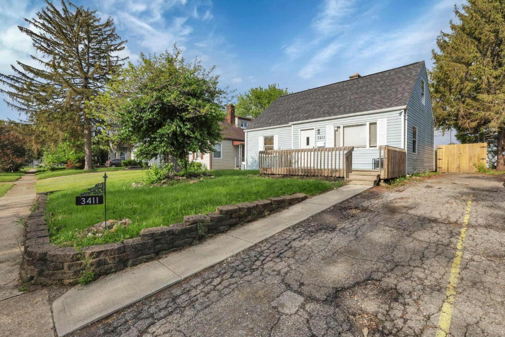 Housepitality - The Sunset House * Columbus